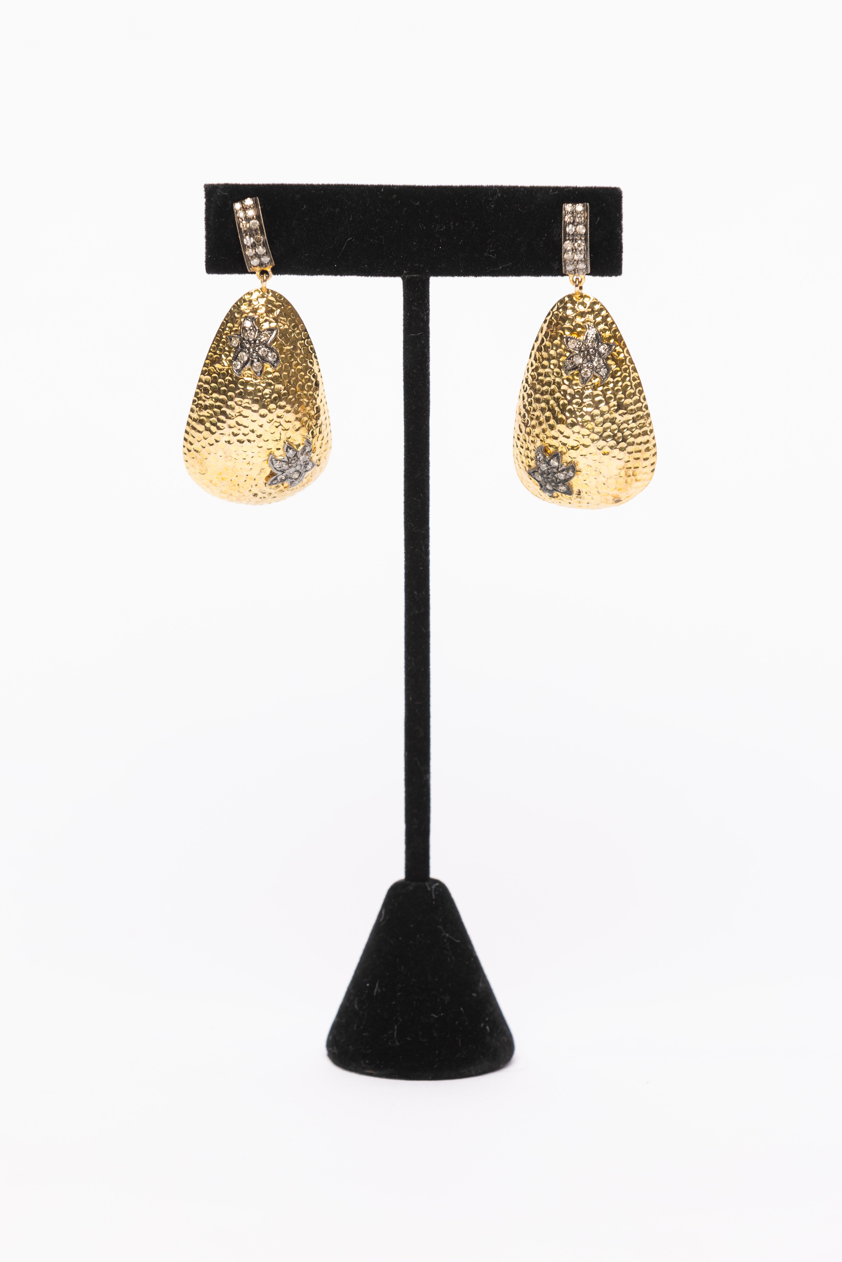 Brushed Gold and Diamond Earring