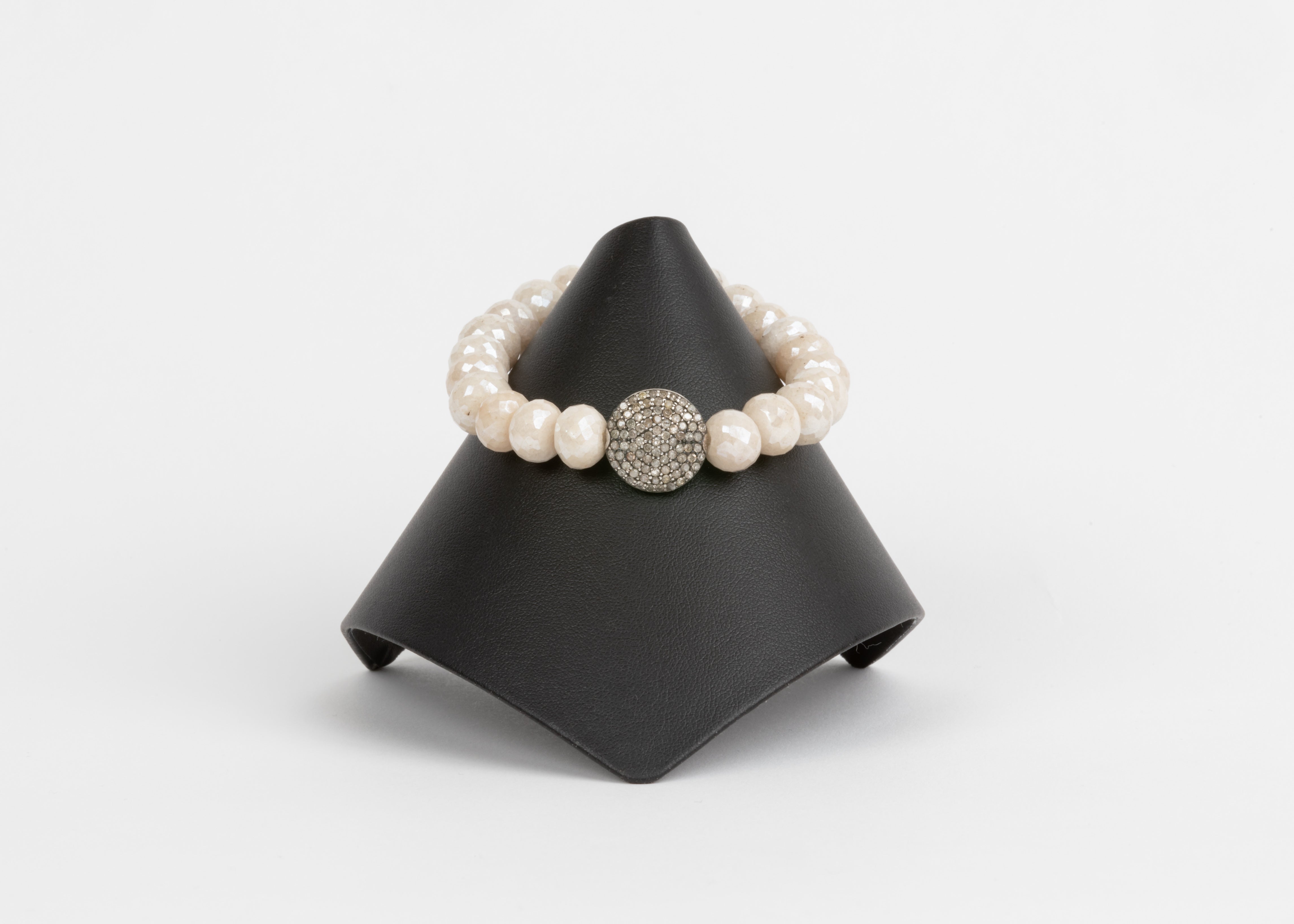 Pave Diamond, Mystic Moonstone