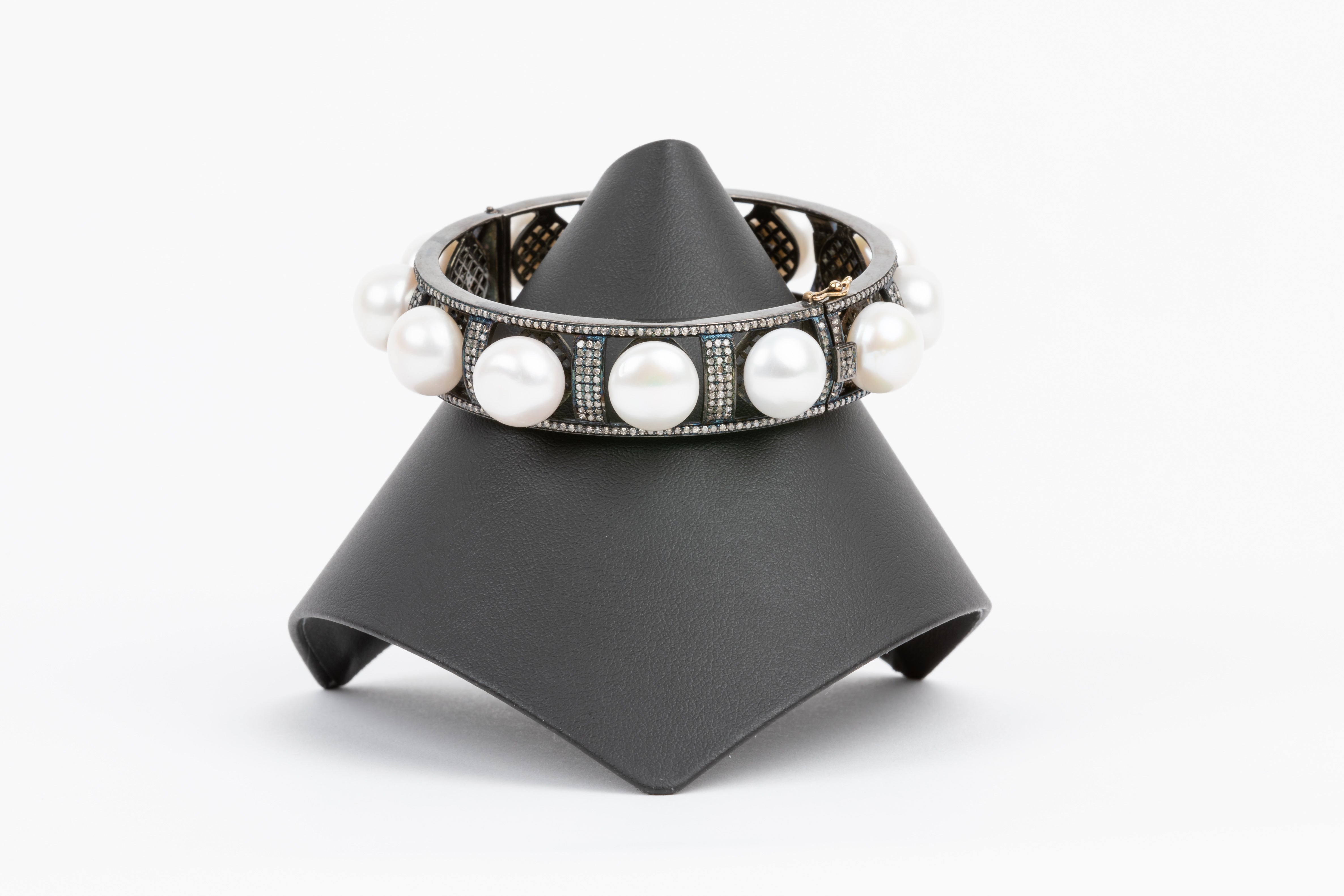 Pave Diamond, Pearl