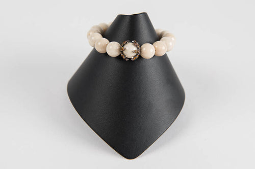 Natural agate with sapphire caps