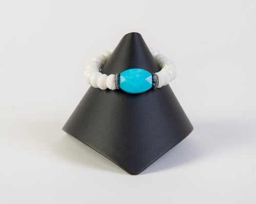 Pave diamond and turquoise on agate