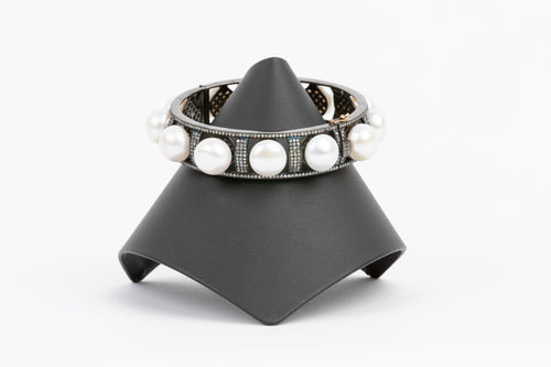 Pave Diamond, Pearl