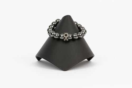 Pave Diamond, Hematite
